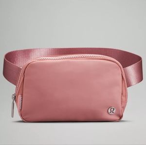 Lululemon Everywhere Belt Bag